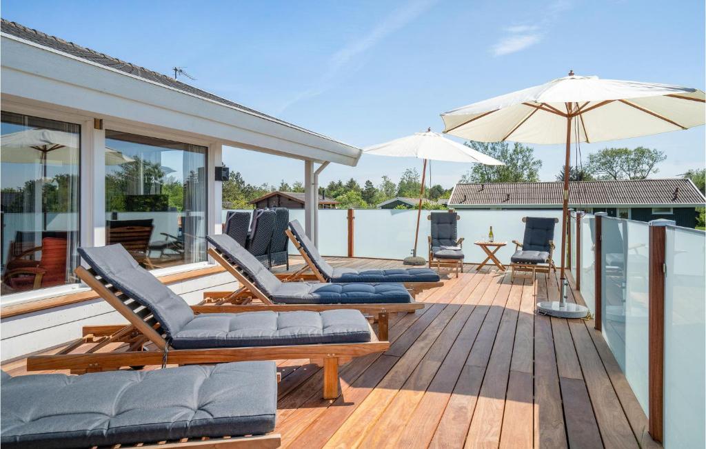 Nice Home In Bindslev With 4 Bedrooms, Sauna And Indoor Swimming Pool photo 2