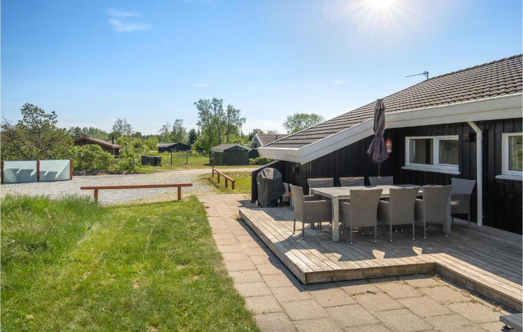 Nice Home In Bindslev With 4 Bedrooms, Sauna And Indoor Swimming Pool photo 4