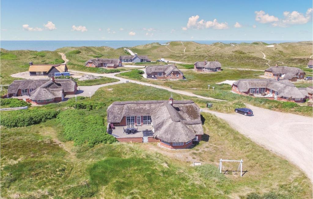 Nice Home In Ringkbing With 5 Bedrooms, Sauna And Indoor Swimming Pool