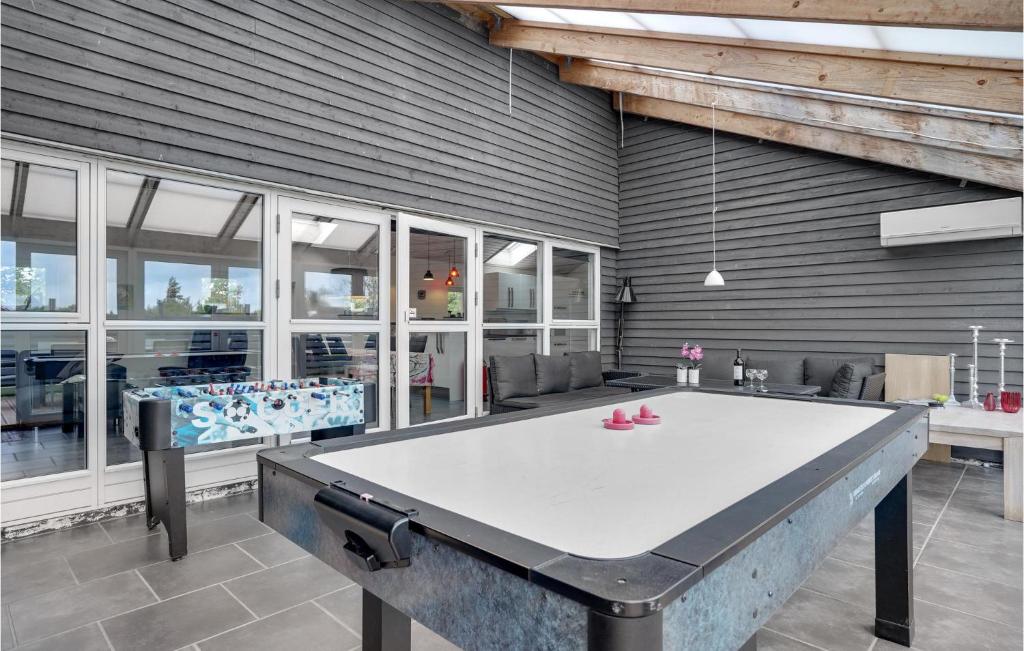 Nice Home In Tarm With 4 Bedrooms, Sauna And Wifi photo 3