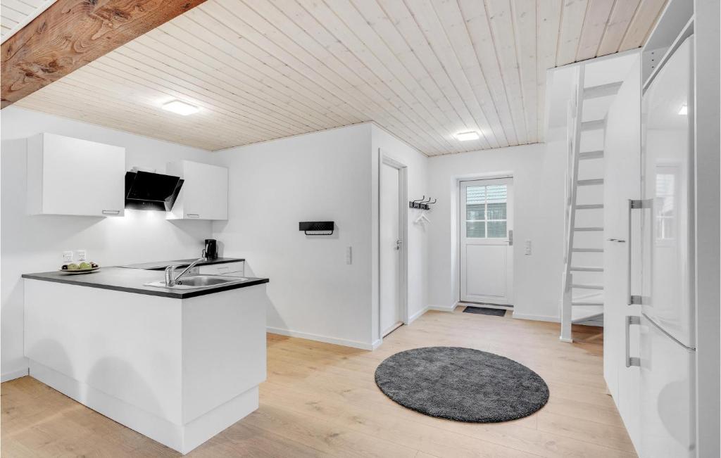 Nice Home In Grindsted With Wifi And 9 Bedrooms photo 1