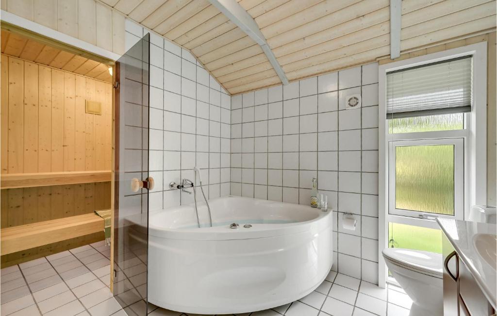 Amazing Home In Ringkbing With Sauna And 3 Bedrooms photo 1
