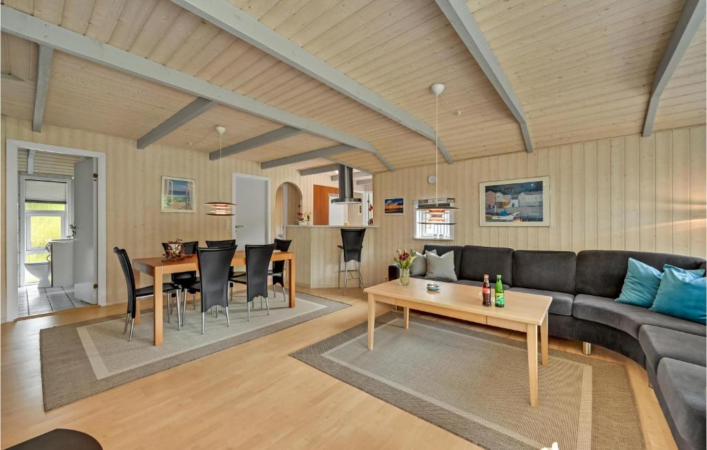 Amazing Home In Ringkbing With Sauna And 3 Bedrooms photo 3