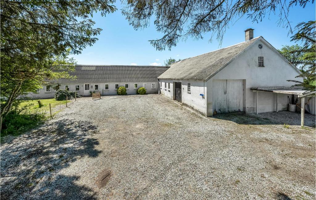 Awesome Home In Thisted With 5 Bedrooms And Wifi photo 2