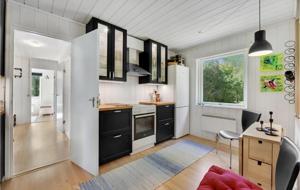 Awesome Home In Ringkbing With Wifi And 3 Bedrooms photo 1