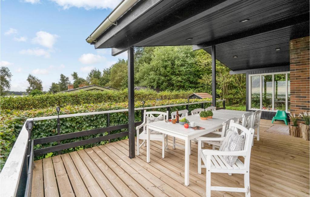 Awesome Home In Roslev With 3 Bedrooms, Sauna And Wifi photo 2