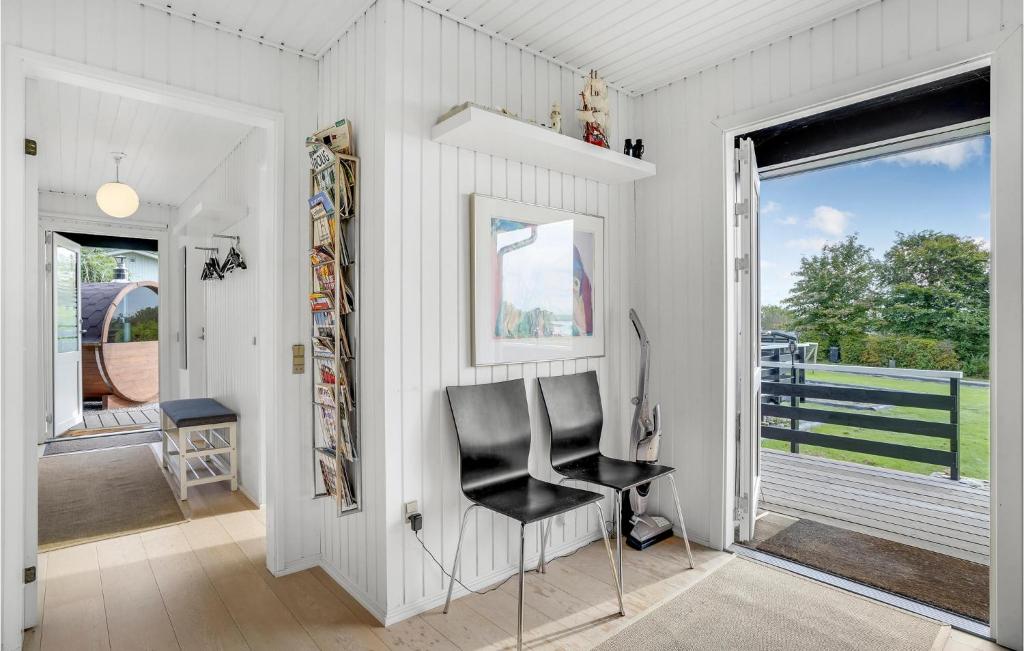 Awesome Home In Roslev With 3 Bedrooms, Sauna And Wifi photo 4