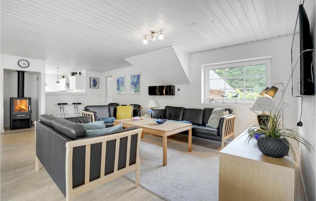 Nice Home In Ulfborg With 6 Bedrooms, Sauna And Wifi photo 2