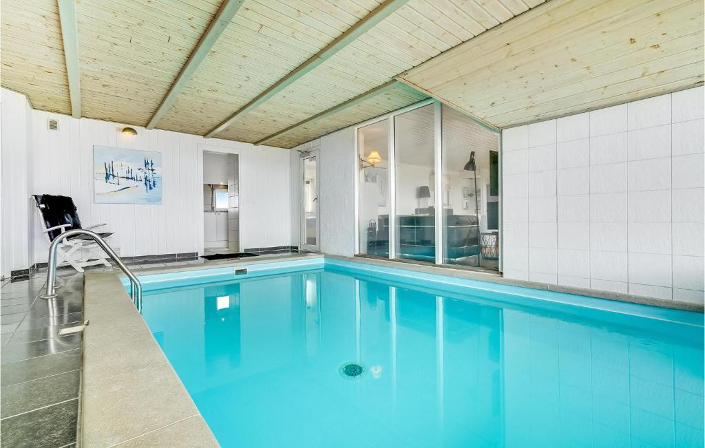 Awesome Home In Ringkbing With 4 Bedrooms, Sauna And Indoor Swimming Pool photo 2