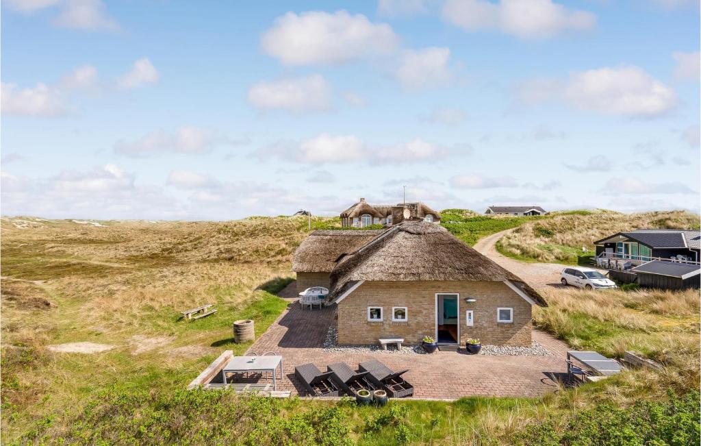 Awesome Home In Ringkbing With 4 Bedrooms, Sauna And Indoor Swimming Pool photo 3