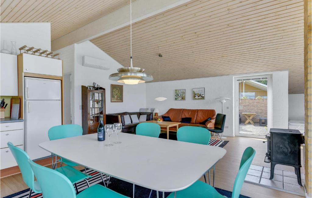 Amazing Home In Broager With 2 Bedrooms And Wifi photo 4