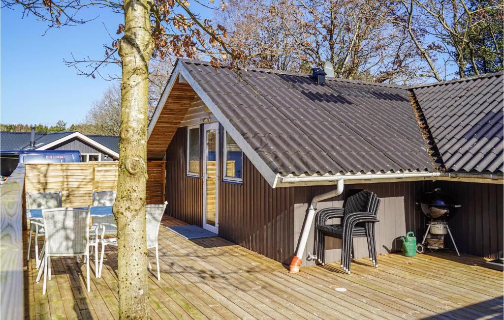 Stunning Home In Give With 2 Bedrooms And Wifi