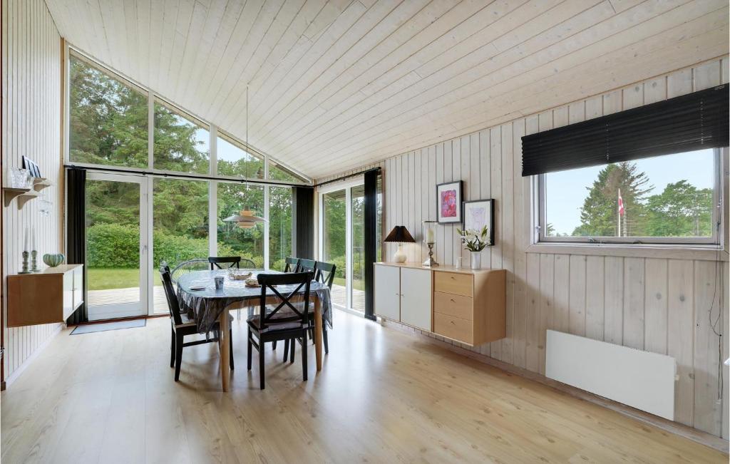 Stunning Home In Fars With 3 Bedrooms, Sauna And Wifi photo 4