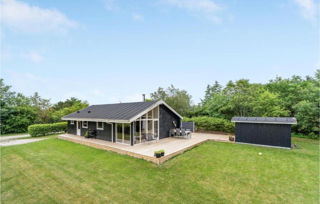 Stunning Home In Fars With 3 Bedrooms, Sauna And Wifi