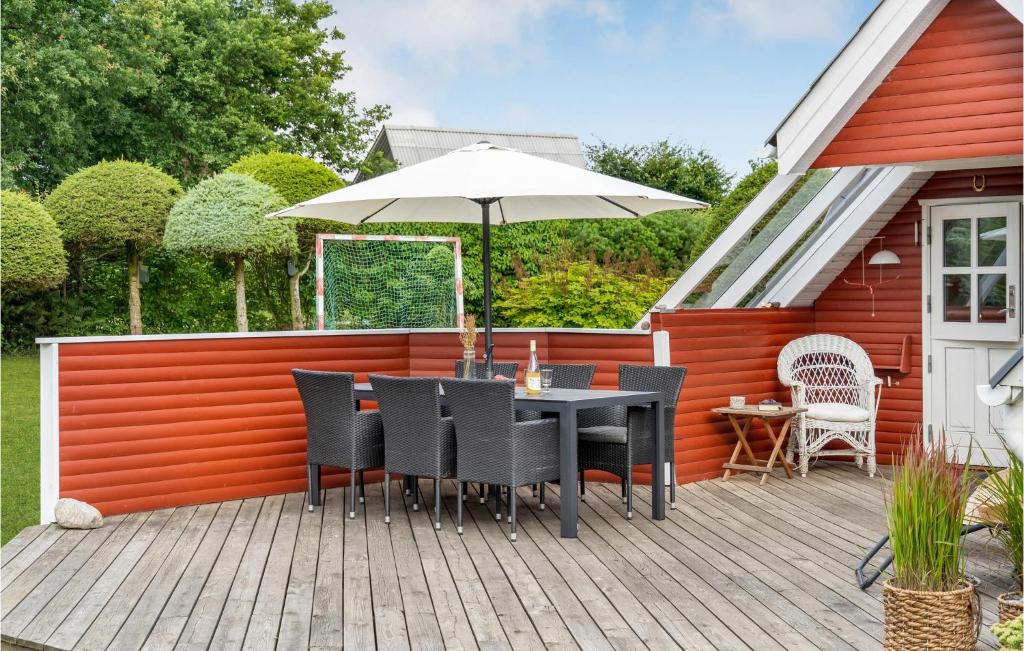 Beautiful Home In Glesborg With 3 Bedrooms photo 2