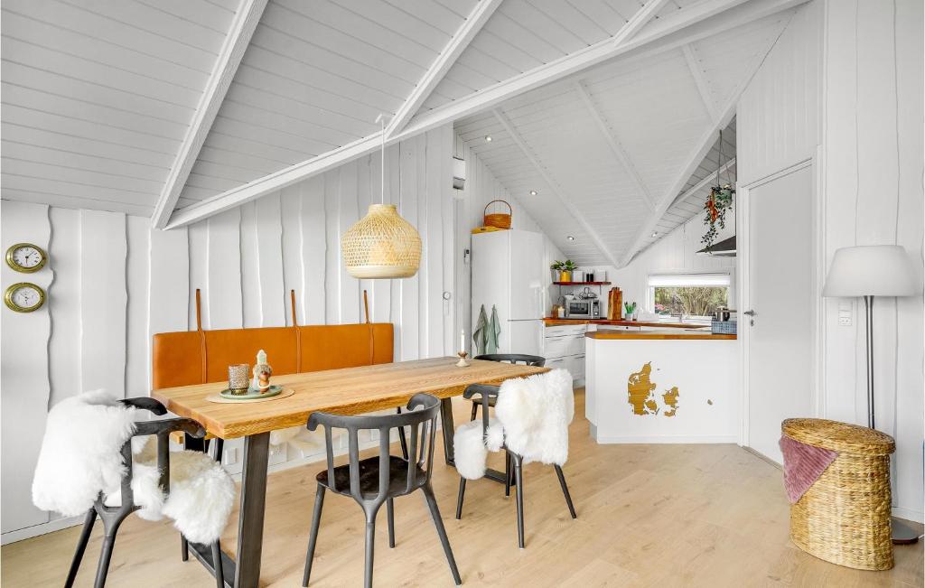 Amazing Home In Bjert With 3 Bedrooms And Wifi photo 1