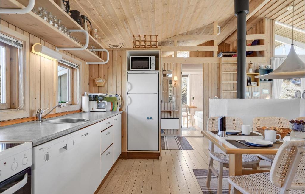 Beautiful Home In Saltum With 3 Bedrooms, Sauna And Wifi photo 2