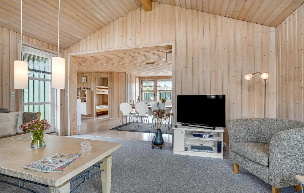 Nice Home In Hjrring With 3 Bedrooms And Wifi photo 2