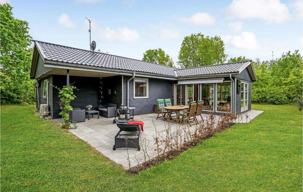Stunning Home In Glesborg With 3 Bedrooms And Wifi photo 2