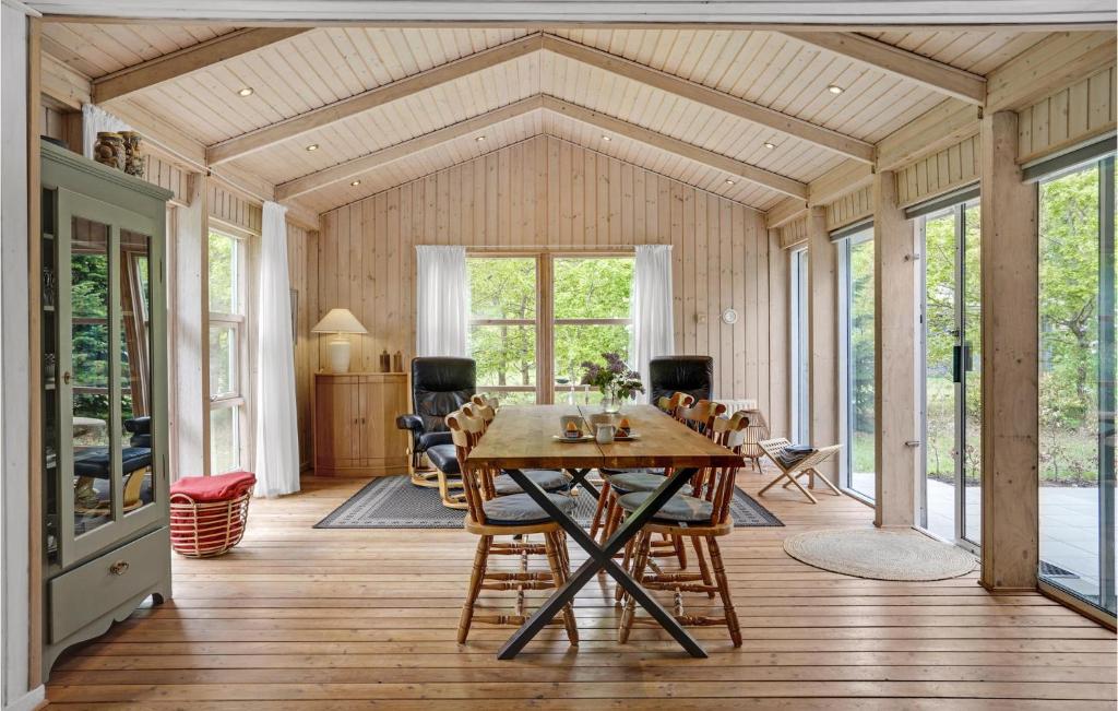Stunning Home In Glesborg With 3 Bedrooms And Wifi photo 3