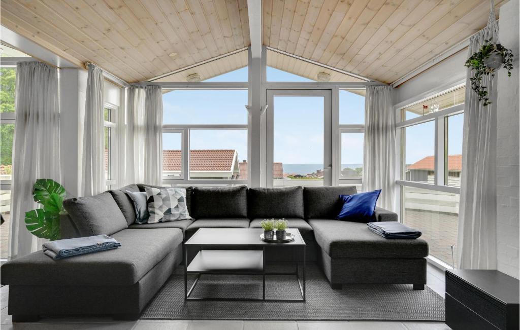 Awesome Home In Sjlund With 3 Bedrooms, Sauna And Wifi photo 4