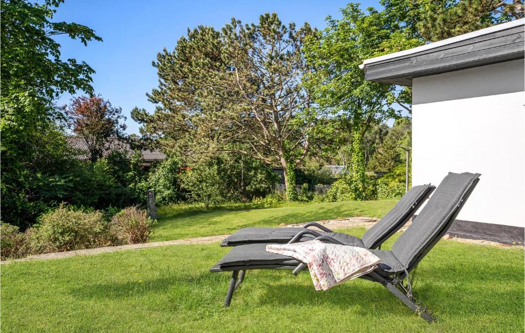 Awesome Home In Glesborg With 4 Bedrooms And Wifi photo 3