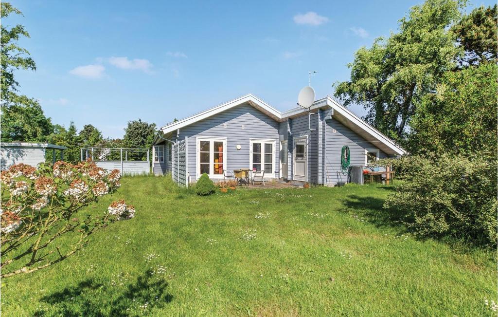 Amazing Home In Store Fuglede With 3 Bedrooms And Wifi