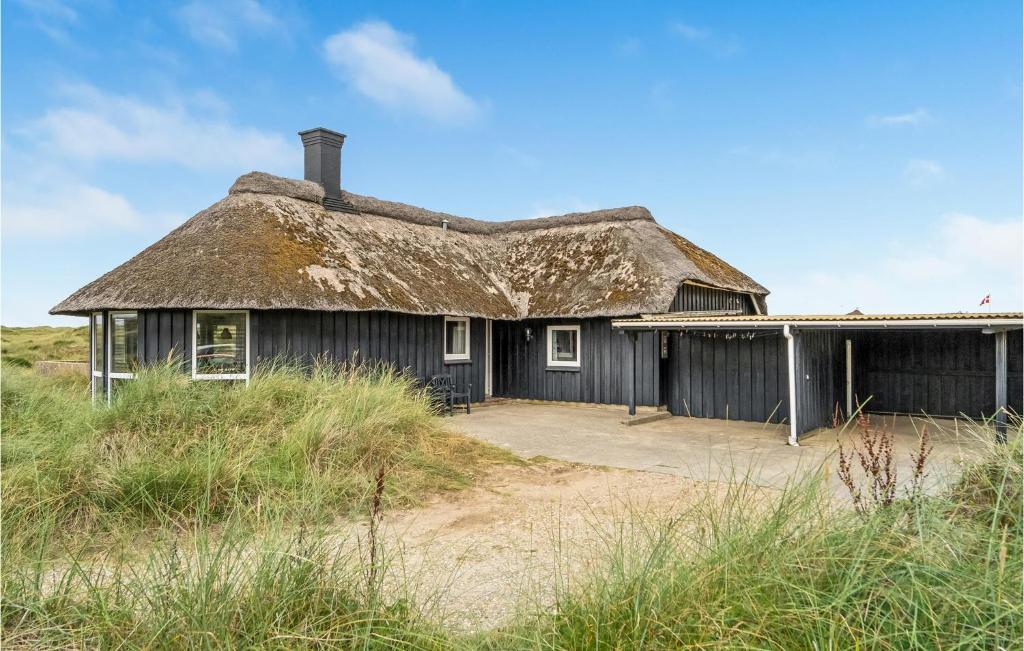 Awesome Home In Vejers Strand With Wifi, Private Swimming Pool And Indoor Swimming Pool photo 4