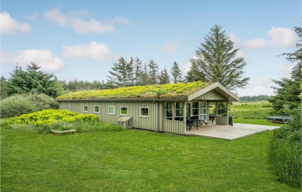 Awesome Home In Lkken With 4 Bedrooms, Sauna And Wifi