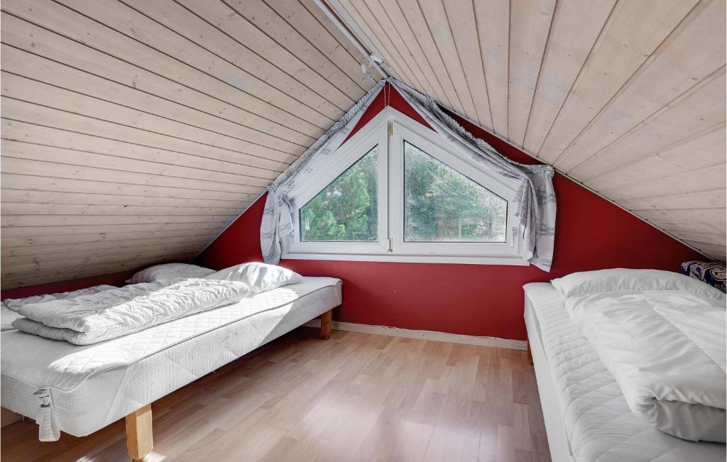 Awesome Home In Jerup With 4 Bedrooms, Sauna And Private Swimming Pool photo 3