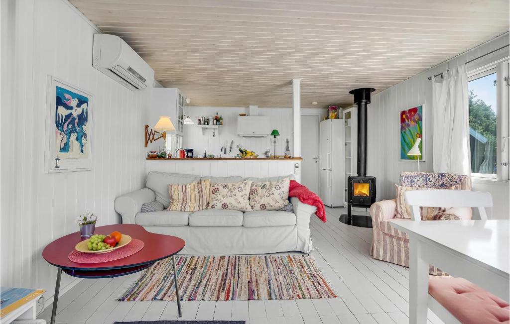 Awesome Home In Ls With 2 Bedrooms And Wifi photo 3