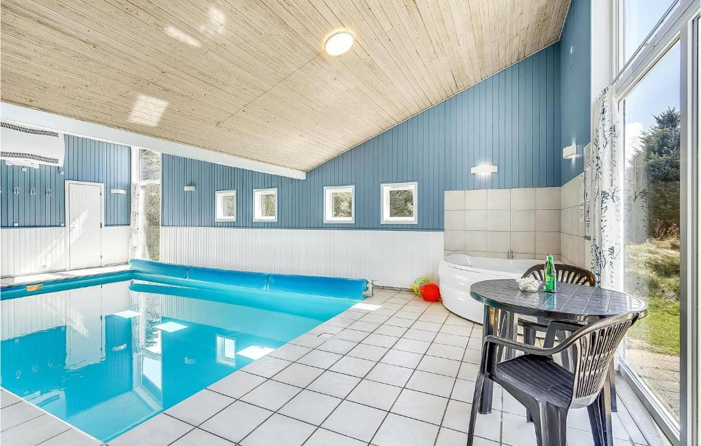 Beautiful Home In Vejers Strand With 5 Bedrooms, Sauna And Wifi photo 1