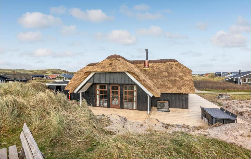 Awesome Home In Hvide Sande With 3 Bedrooms And Wifi