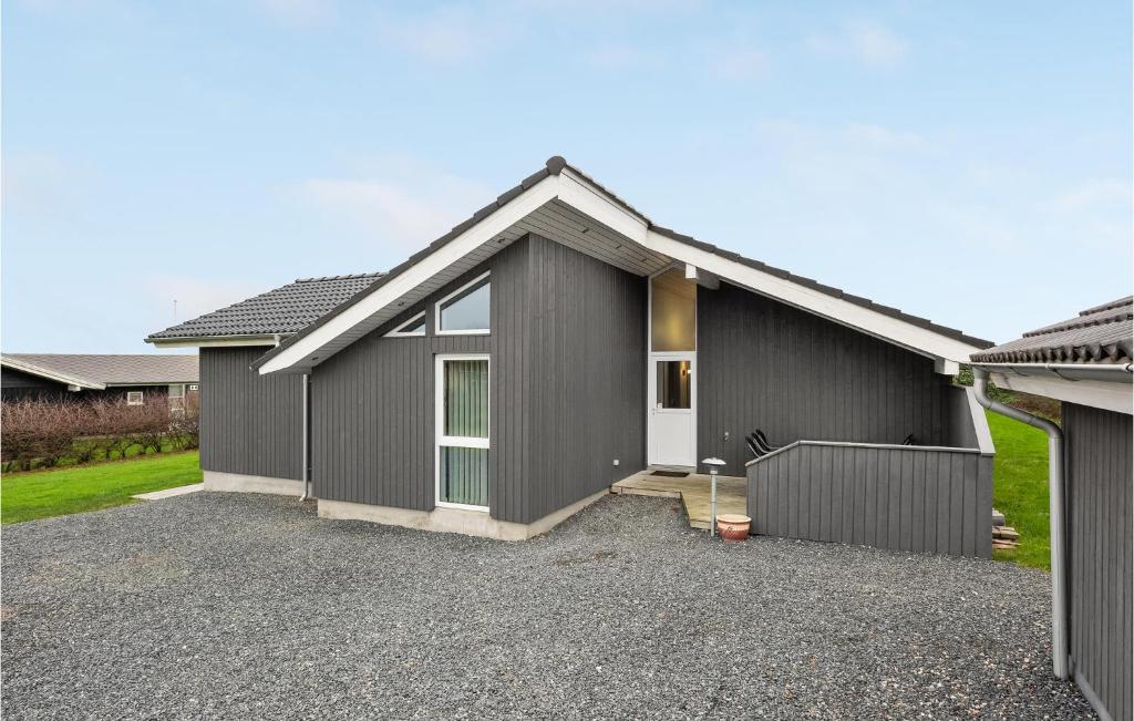Beautiful Home In Vinderup With 5 Bedrooms, Sauna And Wifi photo 2