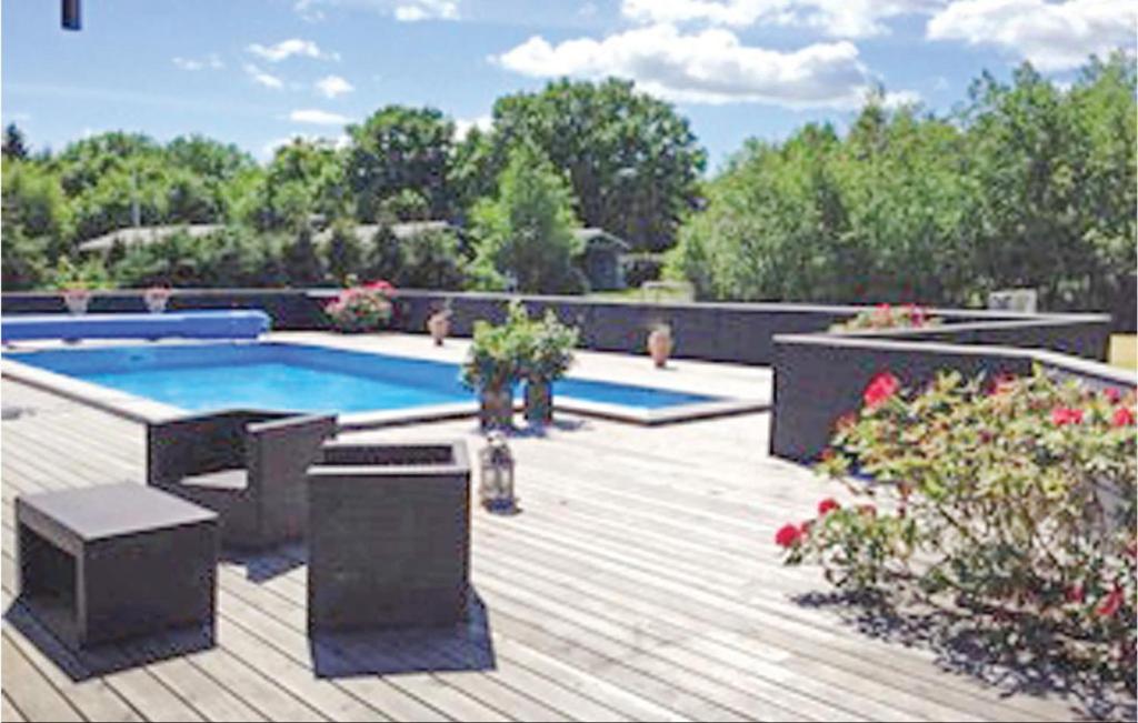 Nice Home In Hals With 3 Bedrooms, Wifi And Outdoor Swimming Pool