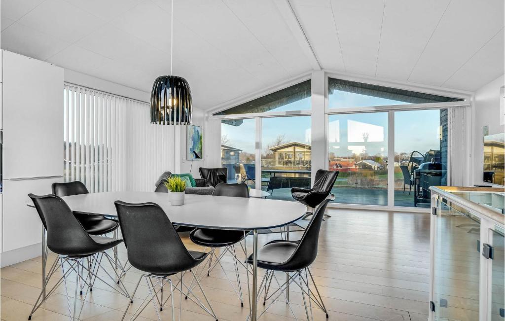 Amazing Home In Frederikshavn With 3 Bedrooms And Wifi photo 3
