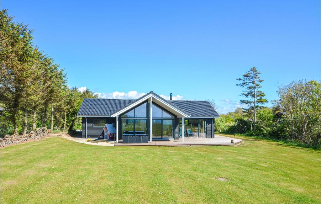 Nice Home In Vinderup With 4 Bedrooms And Wifi