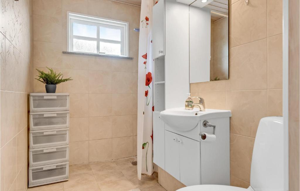 Beautiful Home In Broager With 4 Bedrooms, Sauna And Wifi photo 4