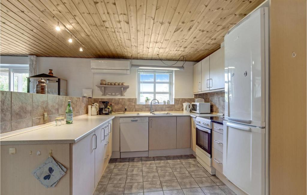 Nice Home In Ulfborg With Sauna, 4 Bedrooms And Wifi photo 3