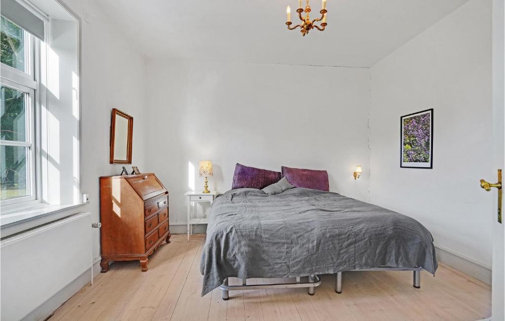 Beautiful Home In Kvrndrup With 6 Bedrooms And Wifi photo 1