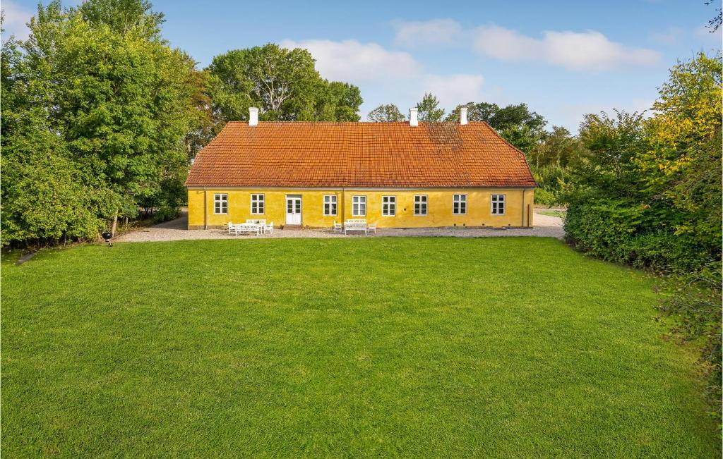 Beautiful Home In Kvrndrup With 6 Bedrooms And Wifi photo 3