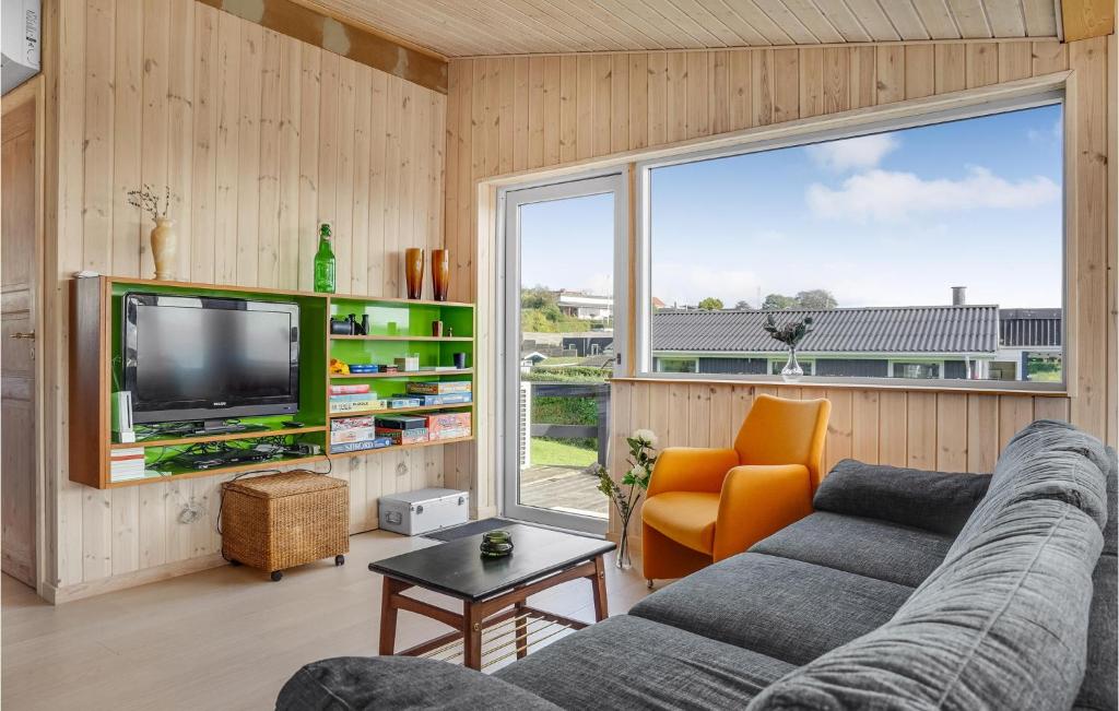 Amazing Home In Rnde With 4 Bedrooms And Wifi photo 1