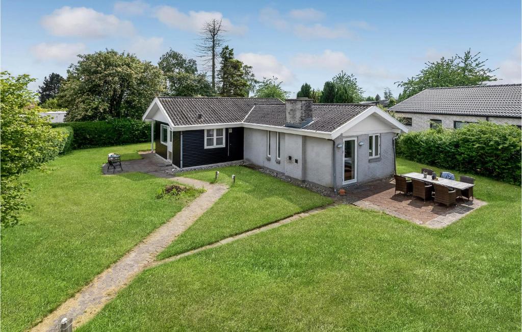 Beautiful Home In Eg With Wifi And 2 Bedrooms