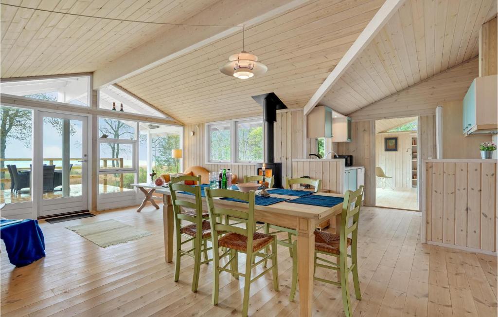 Amazing Home In Storvorde With 4 Bedrooms And Wifi photo 3