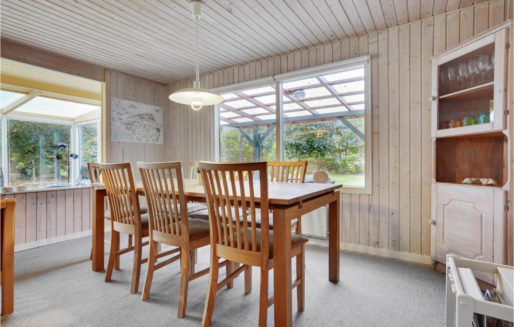 Awesome Home In Glesborg With 3 Bedrooms And Wifi photo 4