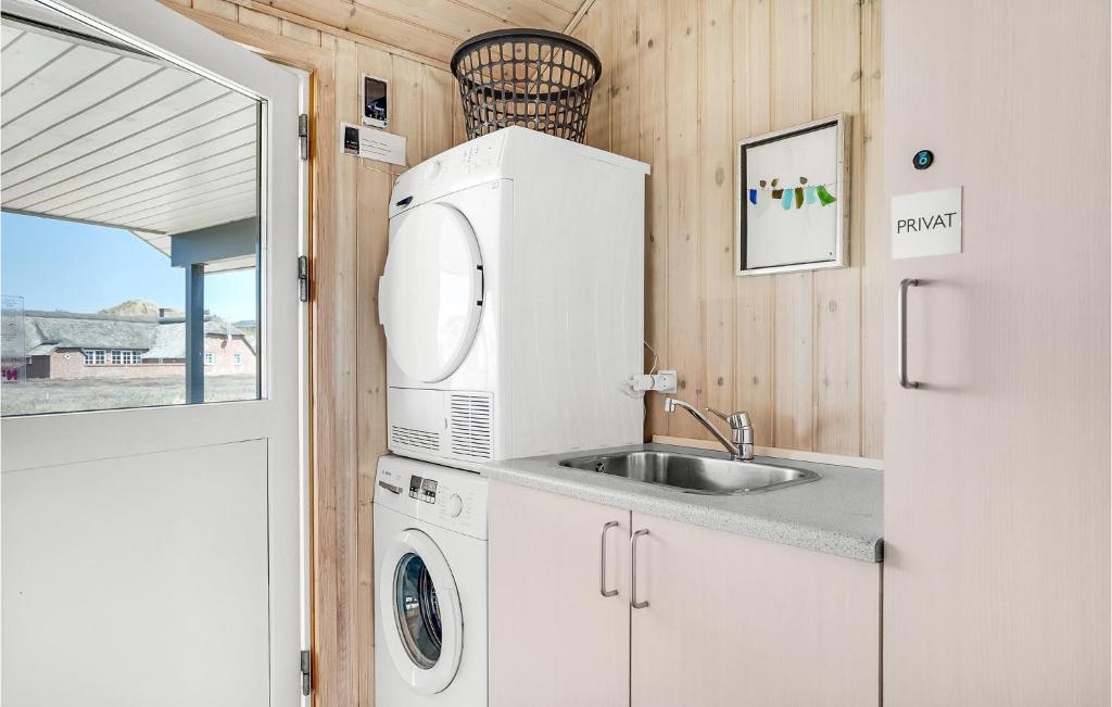 Stunning Home In Hvide Sande With 4 Bedrooms, Sauna And Wifi photo 2