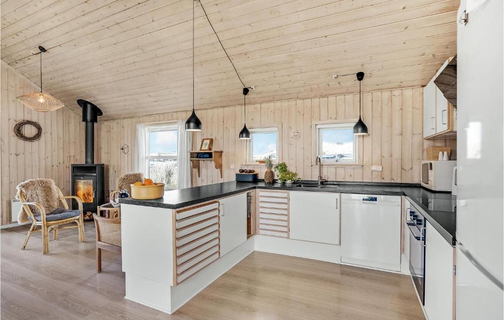 Stunning Home In Hvide Sande With 4 Bedrooms, Sauna And Wifi photo 4