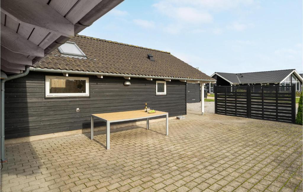 Beautiful Home In Stege With 5 Bedrooms And Sauna photo 3