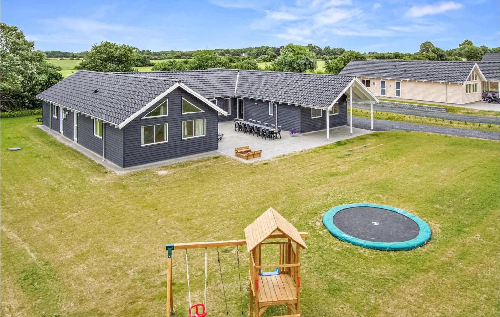 Awesome Home In Bogense With 8 Bedrooms, Sauna And Wifi photo 3