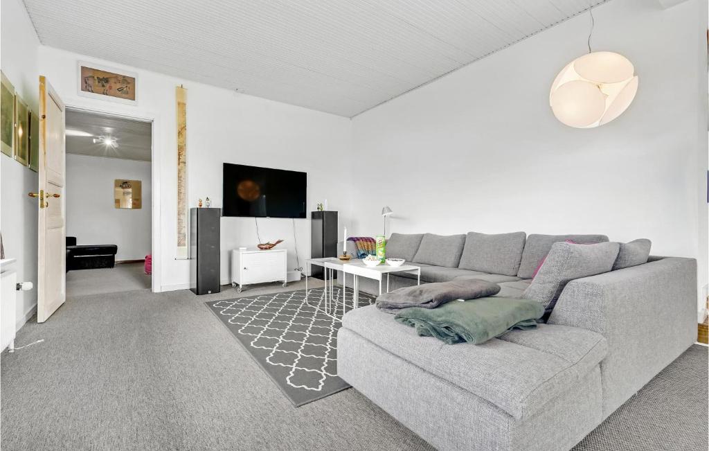Beautiful Home In Bandholm With Wifi And 5 Bedrooms photo 3